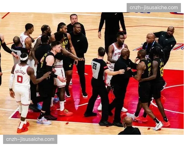 火箭主场大胜爵士34分 休斯顿保持对犹他心理优势